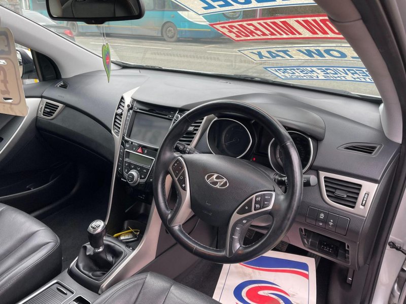 HYUNDAI I30