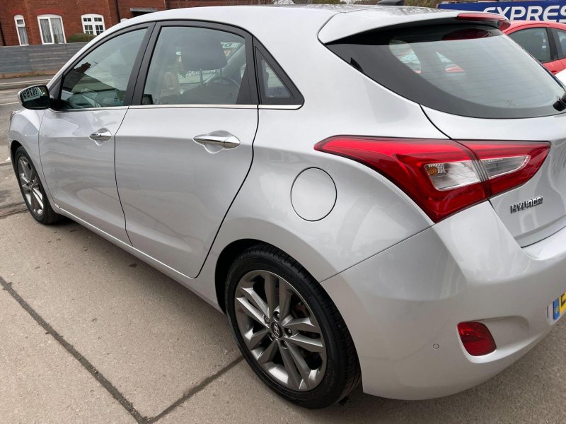 HYUNDAI I30